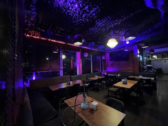 Mezza Lounge & Bar
